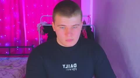 Snapshot of kittenmur chatting on 03/03/26, 09:15 Vlad online show from 03/03/26, 09:15