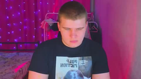 Snapshot of kittenmur chatting on 03/03/26, 09:21 Vlad online show from 03/03/26, 09:21