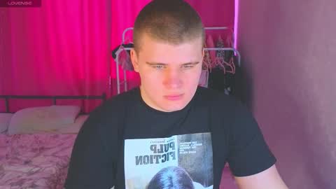 Snapshot of kittenmur chatting on 03/09/26, 04:27 Vlad online show from 03/09/26, 04:27