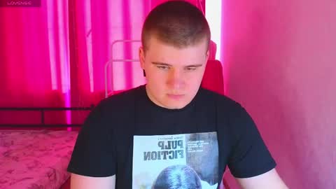 Snapshot of kittenmur chatting on 04/04/26, 01:48 Vlad online show from 04/04/26, 01:48