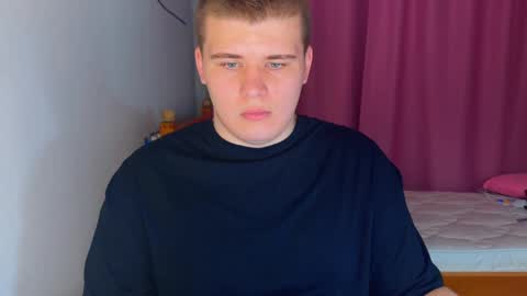 Snapshot of kittenmur chatting on 05/09/26, 08:47 Vlad online show from 05/09/26, 08:47