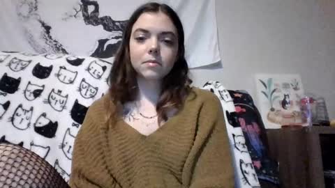 kittenqueen333 online show from 12/17/25, 10:27