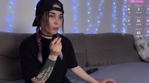 Snapshot of kittie_bear chatting on 02/18/25, 08:03 Veronica online show from 02/18/25, 08:03