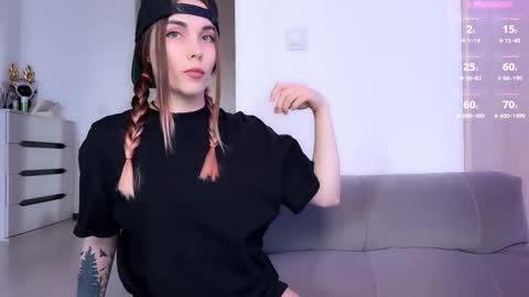 Snapshot of kittie_bear chatting on 09/20/25, 12:06 Veronica online show from 09/20/25, 12:06