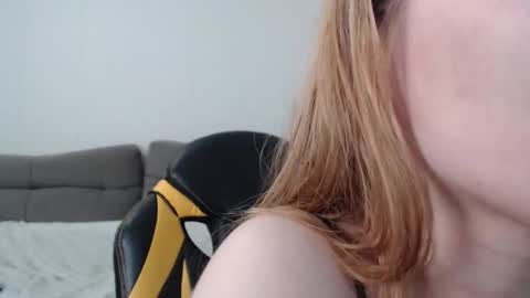 Snapshot of kittie_bear chatting on 03/20/26, 06:35 Veronica online show from 03/20/26, 06:35