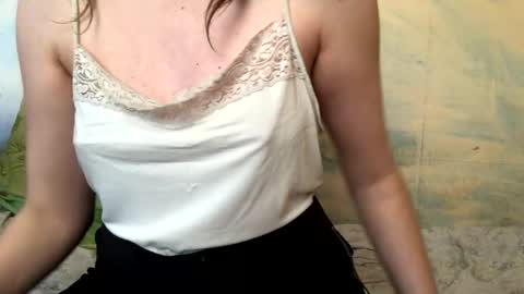 Snapshot of kittie_creme chatting on 05/18/26, 11:49 Kittie Creme online show from 05/18/26, 11:49