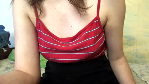 Snapshot of kittie_creme chatting on 05/27/26, 11:29 Kittie Creme online show from 05/27/26, 11:29