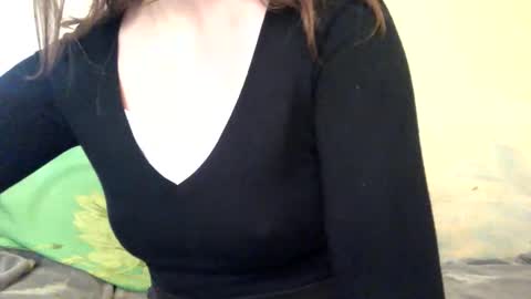 Snapshot of kittie_creme chatting on 05/31/26, 01:07 Kittie Creme online show from 05/31/26, 01:07