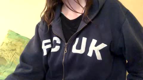 Snapshot of kittie_creme chatting on 06/08/26, 10:59 Kittie Creme online show from 06/08/26, 10:59