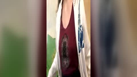 Snapshot of kittie_creme chatting on 06/19/26, 09:57 Kittie Creme online show from 06/19/26, 09:57