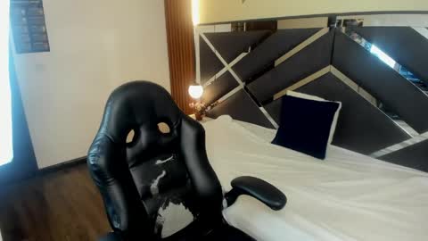 Kittie Vixen online show from 04/11/26, 07:18