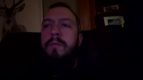 Snapshot of kittmatt31 chatting on 05/01/26, 01:32 kittmatt31 online show from 05/01/26, 01:32