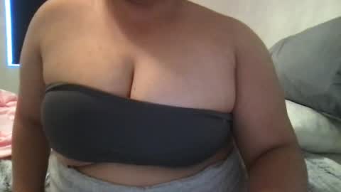 Snapshot of kittnicole chatting on 07/22/26, 01:08 n I c o l e online show from 07/22/26, 01:08