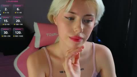 erika 3 online show from 05/04/26, 10:44