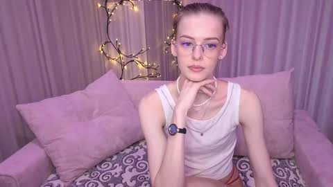 Snapshot of kitty__like18 chatting on 06/03/26, 12:46 Kitty online show from 06/03/26, 12:46