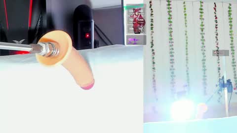 Kitty online show from 04/25/26, 10:07