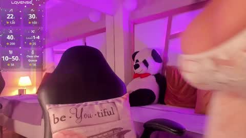 Kitty  online show from 05/04/26, 07:04