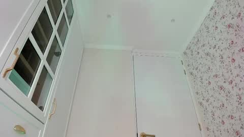 sophie online show from 04/24/26, 06:10