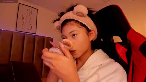 Camila online show from 02/11/25, 02:25