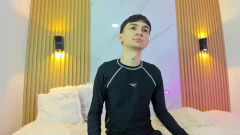 kitty_gill online show from 12/17/24, 11:06
