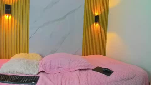 kitty_gill online show from 12/28/24, 02:32