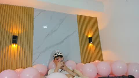 kitty_gill online show from 12/29/24, 11:07