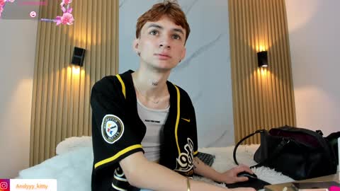 kitty_gill online show from 01/22/25, 11:12