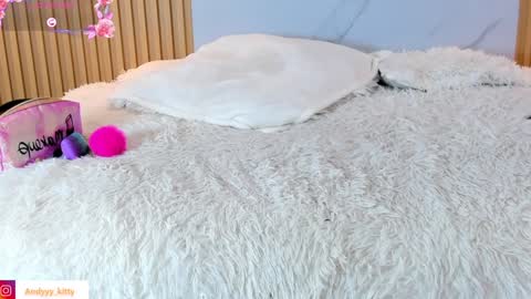 kitty_gill online show from 02/04/25, 11:27