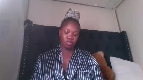 kitty_kerry online show from 11/08/25, 10:30