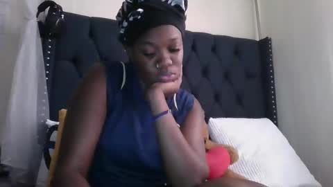 Snapshot of kitty_kerry chatting on 04/25/26, 11:57 kitty_kerry online show from 04/25/26, 11:57