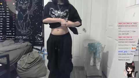 Kitty online show from 12/22/25, 03:25