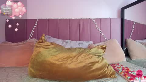 kitty_kryss online show from 11/19/25, 04:51