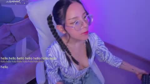 Snapshot of kitty_patitas_suavess chatting on 06/17/26, 01:30 Kitty online show from 06/17/26, 01:30