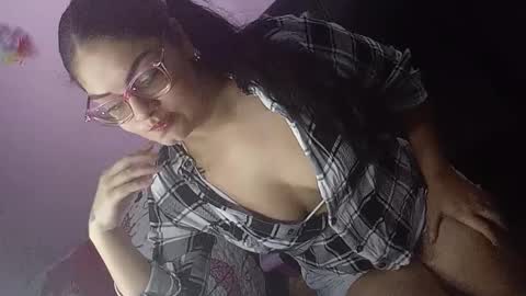 kitty_pink8 online show from 12/04/25, 10:07