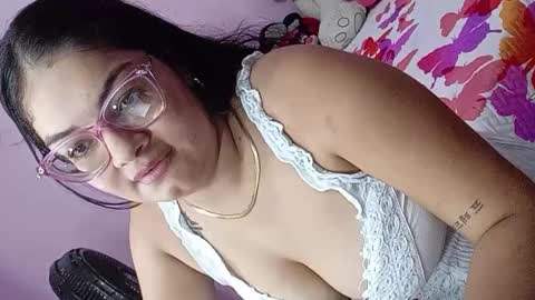 kitty_pink8 online show from 12/17/25, 03:34