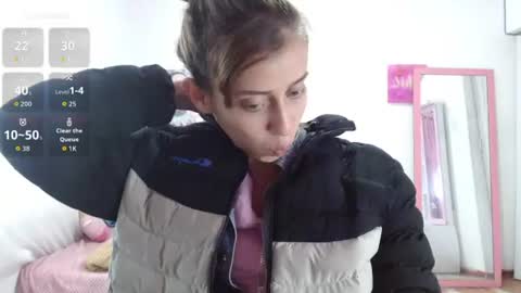 Snapshot of kitty_seducction chatting on 07/23/26, 08:29 Aleja online show from 07/23/26, 08:29