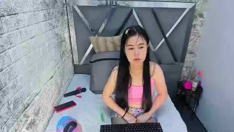 kitty_small69 online show from 05/06/26, 01:27