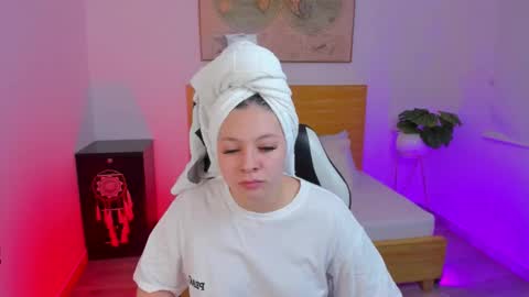 K I T T Y online show from 12/20/25, 12:23