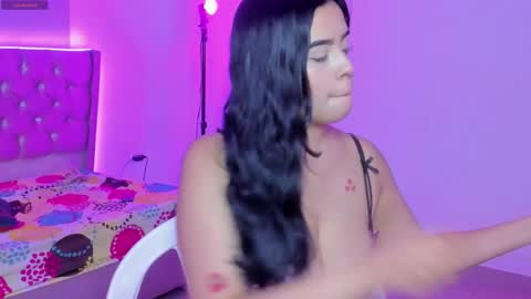 Snapshot of kitty_violet11 chatting on 02/15/26, 09:22 kitty_violet11 online show from 02/15/26, 09:22