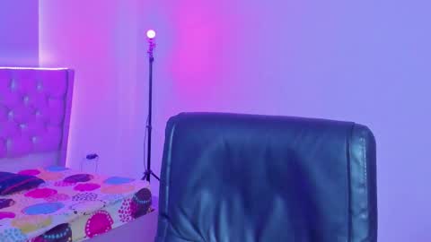 Snapshot of kitty_violet11 chatting on 02/21/26, 09:38 kitty_violet11 online show from 02/21/26, 09:38