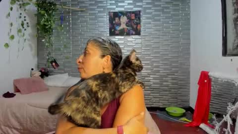 Snapshot of kitty_violet_ chatting on 09/22/25, 03:30 violet online show from 09/22/25, 03:30