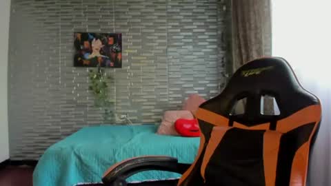 violet online show from 02/09/26, 04:22