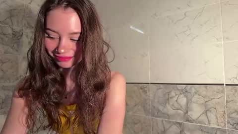 Snapshot of kittybaeray chatting on 06/19/26, 07:12 Rayna online show from 06/19/26, 07:12