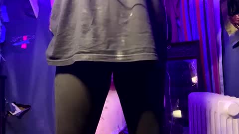 Snapshot of kittycat929709 chatting on 12/16/24, 01:31 Drip maker online show from 12/16/24, 01:31