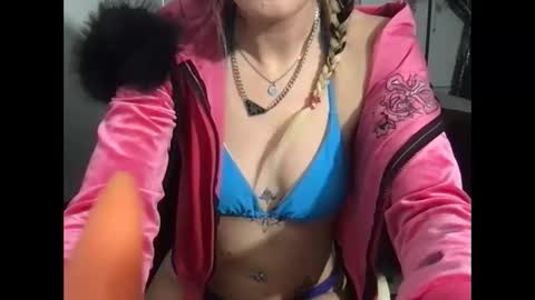 Snapshot of kittycatkendra chatting on 02/18/25, 12:06 kittycatkendra online show from 02/18/25, 12:06