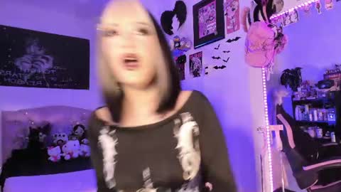 Snapshot of kittygoth_ chatting on 07/17/26, 10:14 Kitty Goth online show from 07/17/26, 10:14