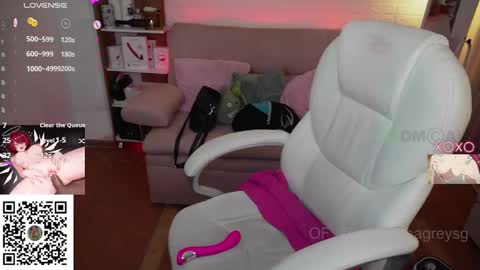 Snapshot of kittygrey chatting on 09/24/25, 04:21 Samantha Grey online show from 09/24/25, 04:21