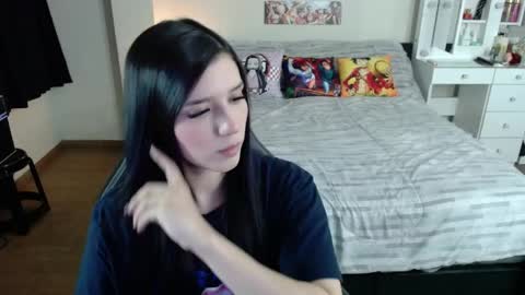 Snapshot of kittykat18x chatting on 03/31/26, 12:23 Isabel online show from 03/31/26, 12:23