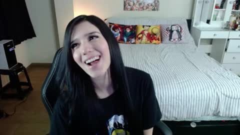 Snapshot of kittykat18x chatting on 04/17/26, 12:57 Isabel online show from 04/17/26, 12:57