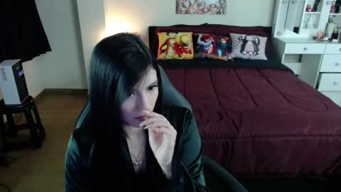 Snapshot of kittykat18x chatting on 04/27/26, 12:19 Isabel online show from 04/27/26, 12:19